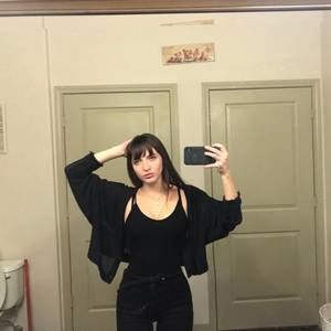 Meet your Posher, Mia